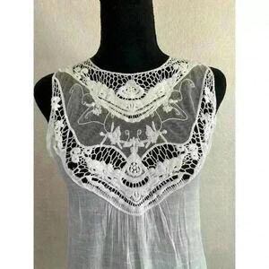 Vici Sleeveless Lace Knit Top White Women size Small